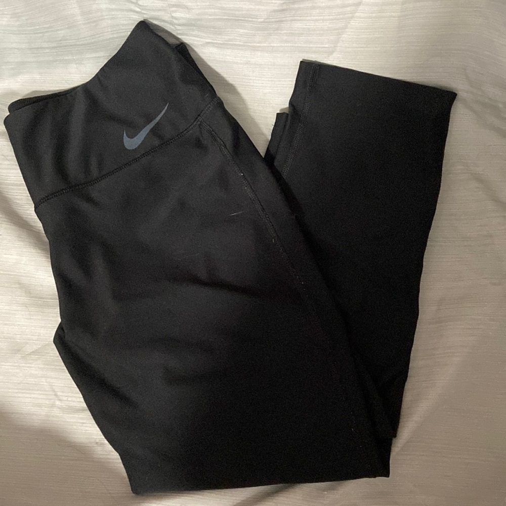 Black capri nike leggings